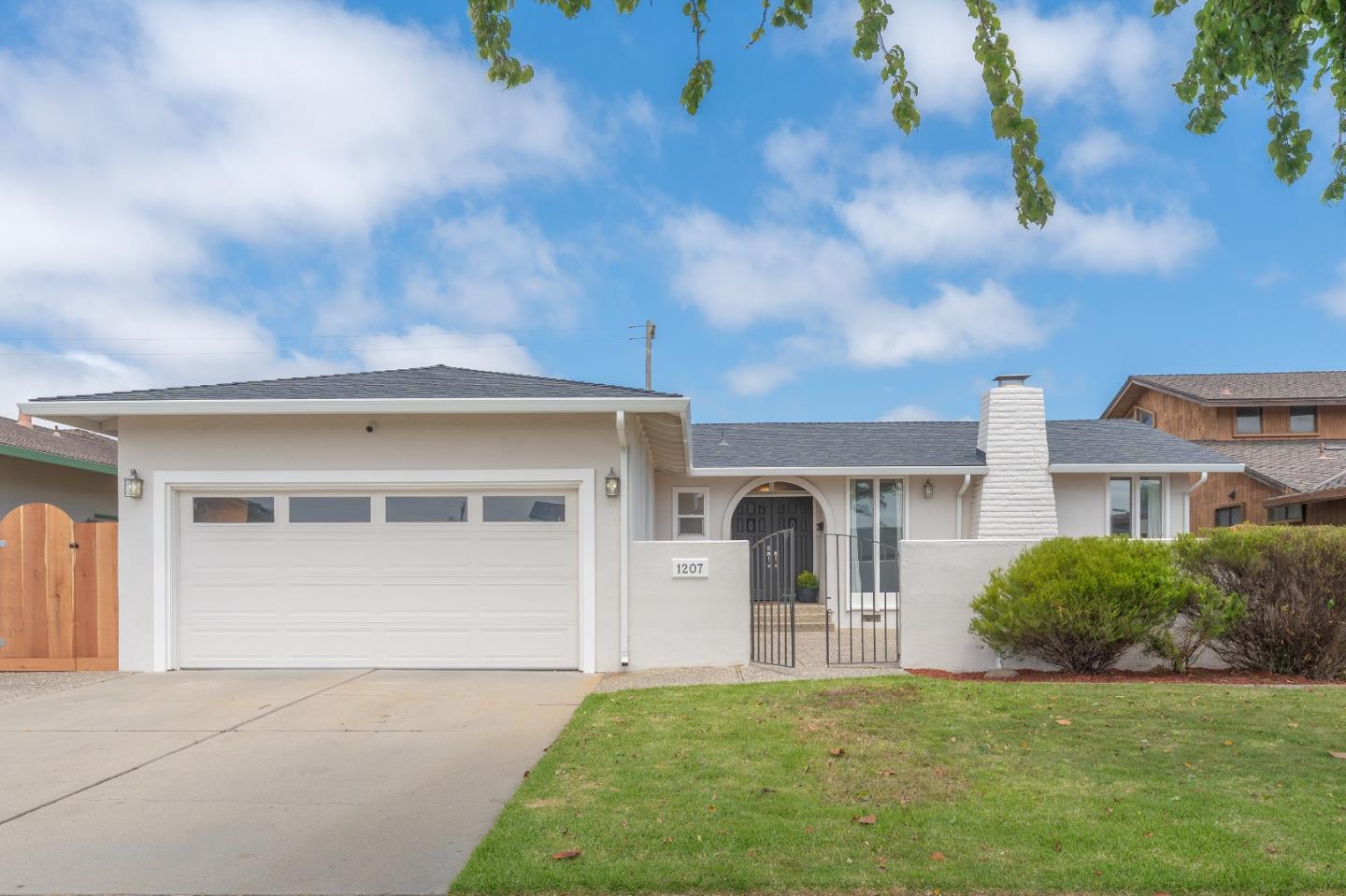 Detail Gallery Image 1 of 1 For 1207 San Angelo Dr, Salinas,  CA 93901 - 4 Beds | 2 Baths