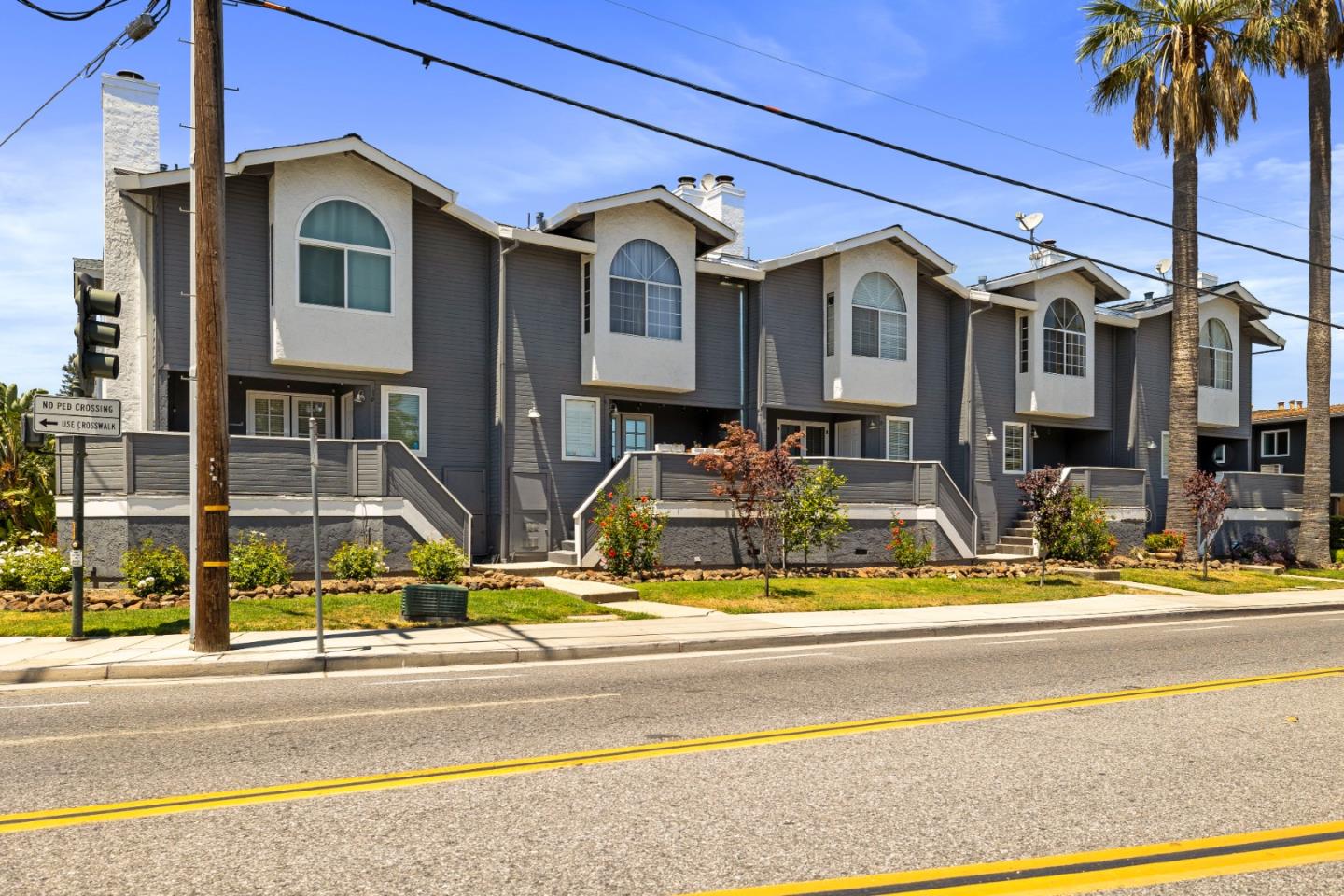 Detail Gallery Image 1 of 1 For 75 Union Ave #3,  Campbell,  CA 95008 - 3 Beds | 2/1 Baths