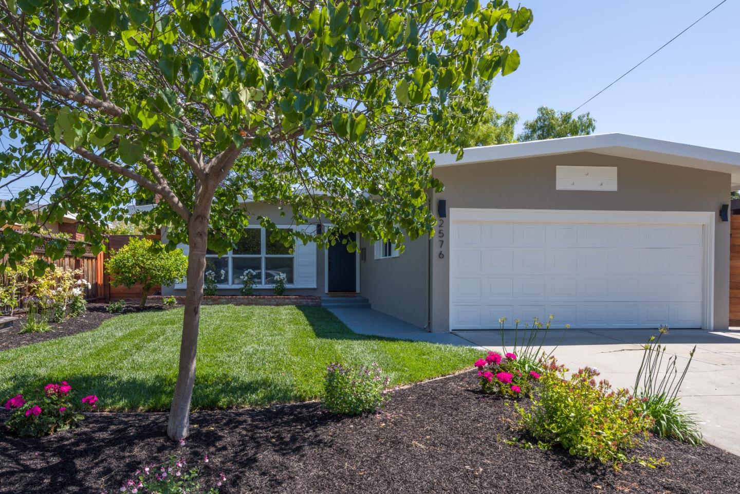 Detail Gallery Image 1 of 1 For 2576 Dell Ave, Mountain View,  CA 94043 - 3 Beds | 2 Baths