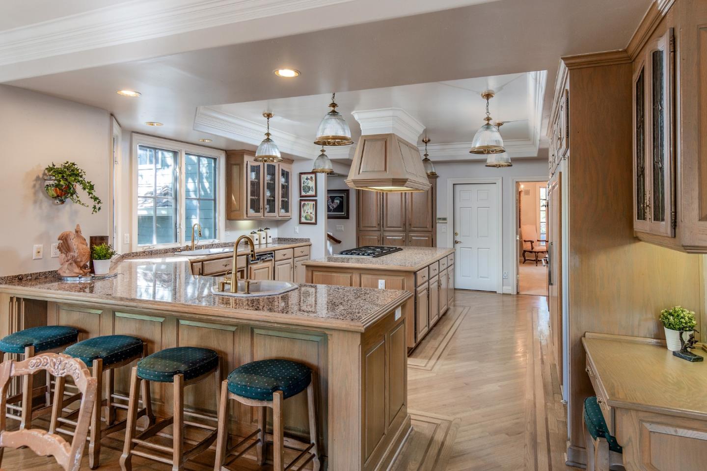 Detail Gallery Image 10 of 51 For 18540 Bicknell Rd, Monte Sereno,  CA 95030 - 6 Beds | 4/1 Baths