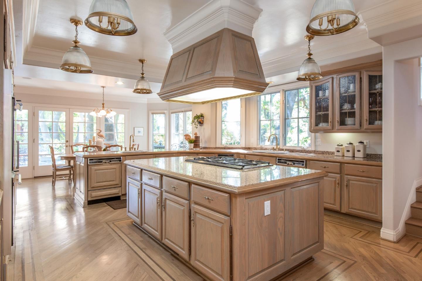 Detail Gallery Image 11 of 51 For 18540 Bicknell Rd, Monte Sereno,  CA 95030 - 6 Beds | 4/1 Baths