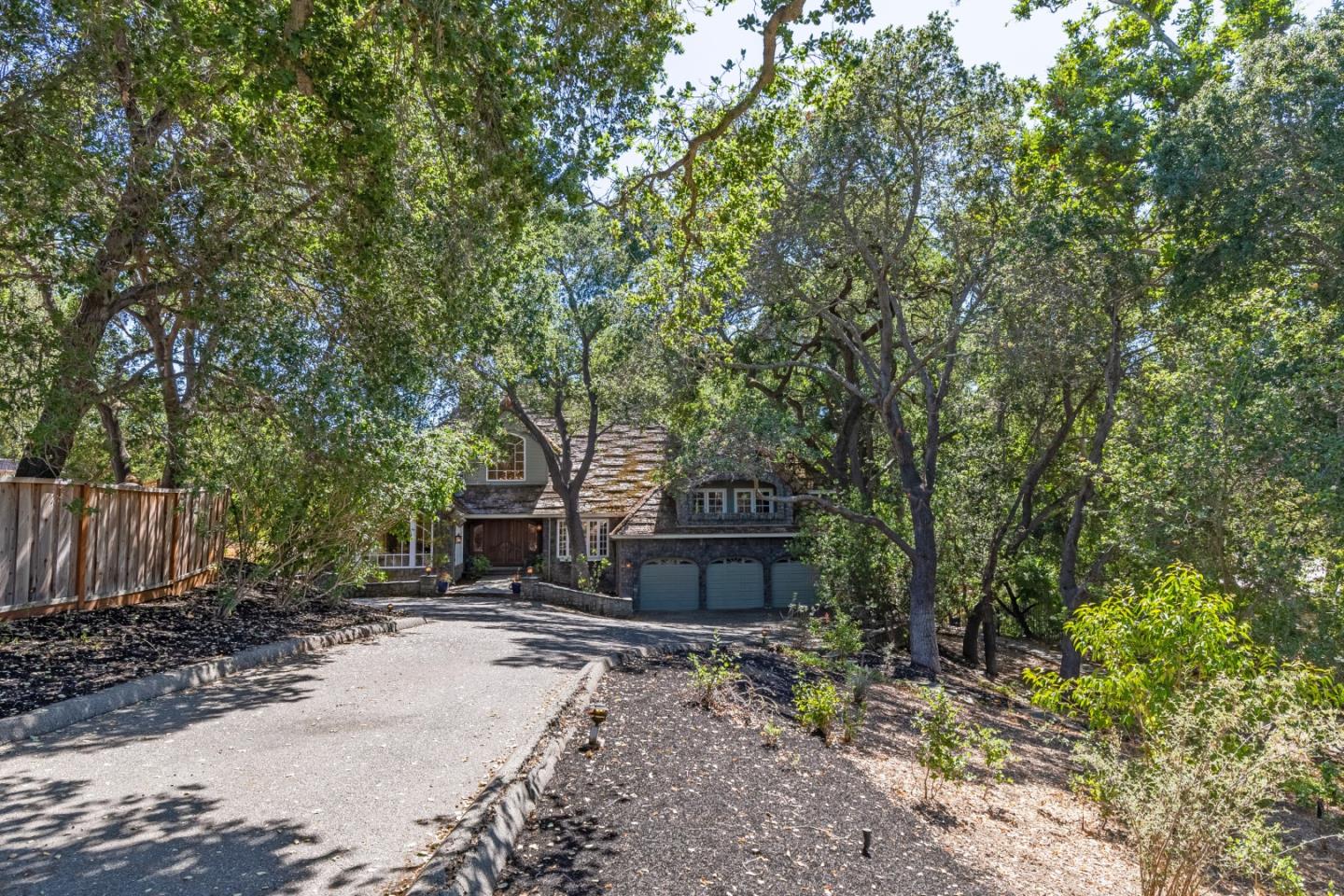 Detail Gallery Image 4 of 51 For 18540 Bicknell Rd, Monte Sereno,  CA 95030 - 6 Beds | 4/1 Baths