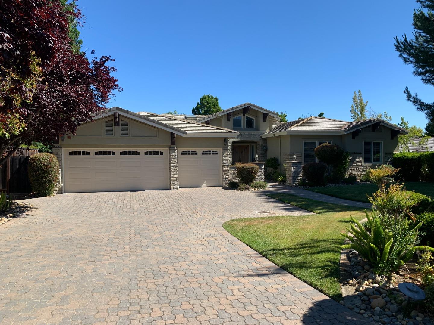 20775 Pontiac Ave, Saratoga, CA 95070