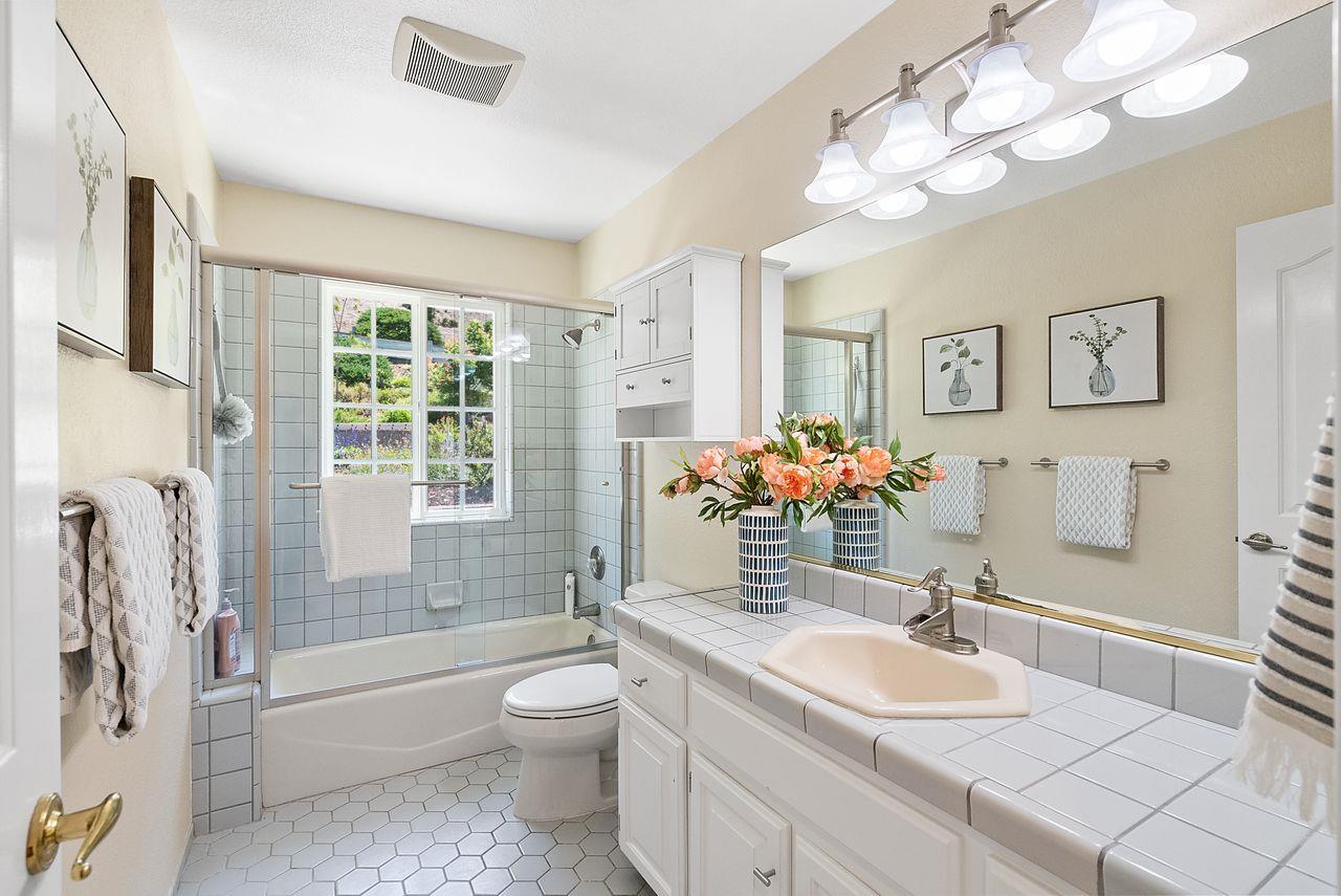 Detail Gallery Image 23 of 35 For 3757 Ridgeview Ct, Morgan Hill,  CA 95037 - 4 Beds | 2/1 Baths