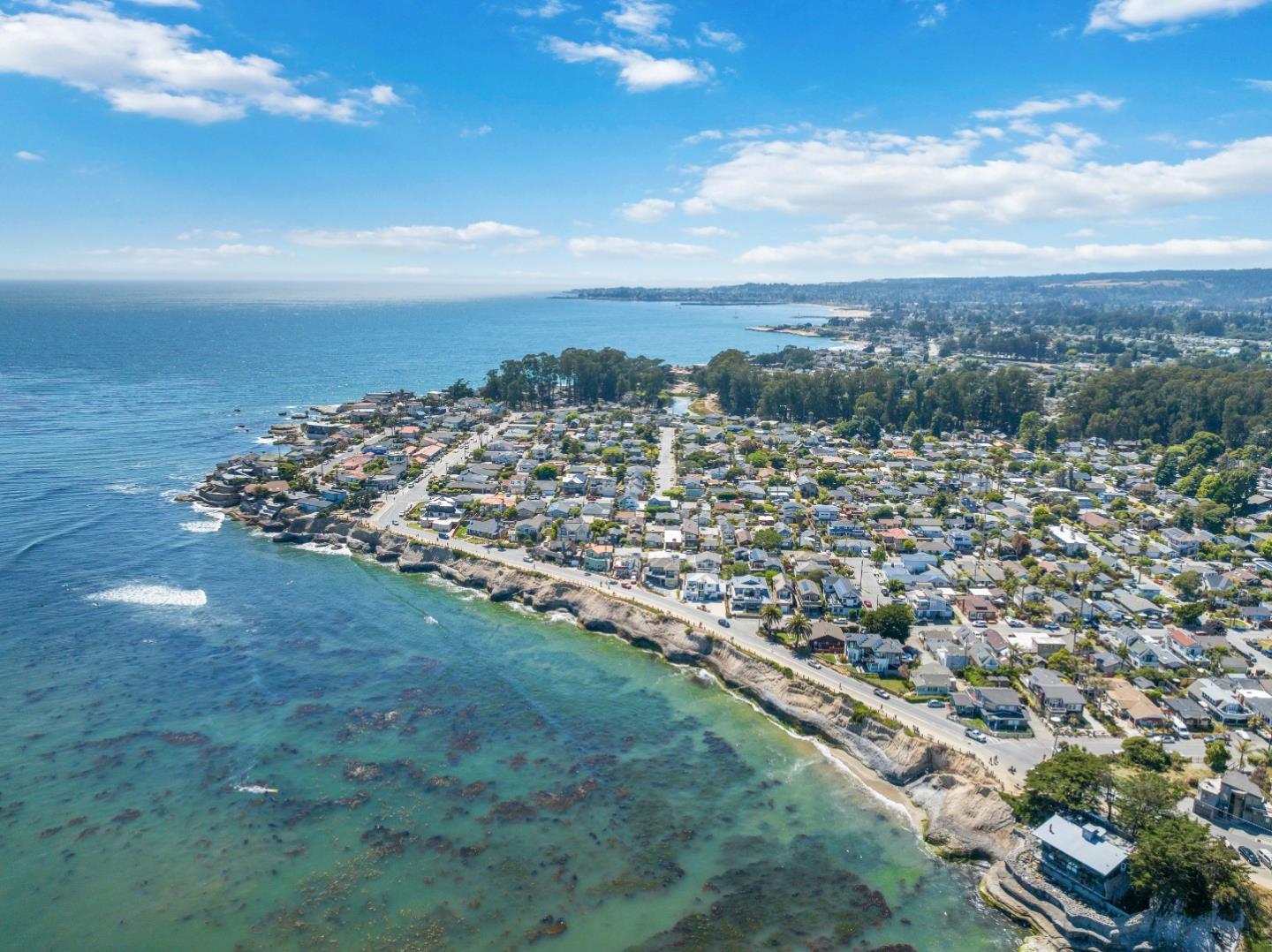 2565 Portola Dr 14, Santa Cruz, CA 95062 3 Beds 2 Baths