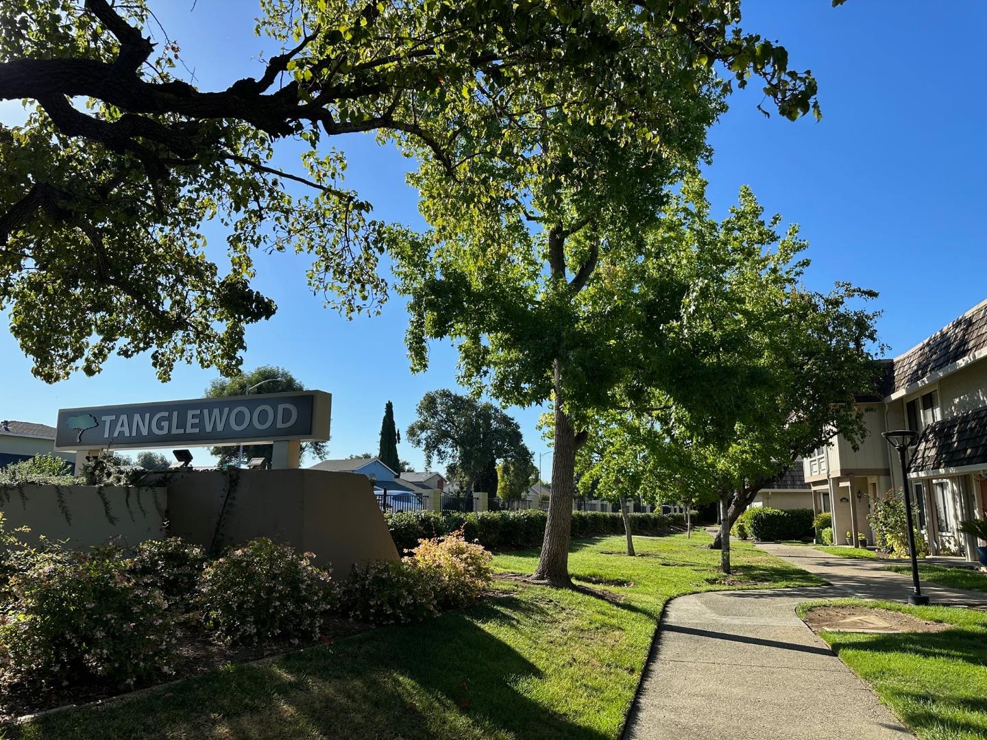 Detail Gallery Image 1 of 1 For 4655 Columbia River Ct, San Jose,  CA 95136 - 4 Beds | 2/1 Baths