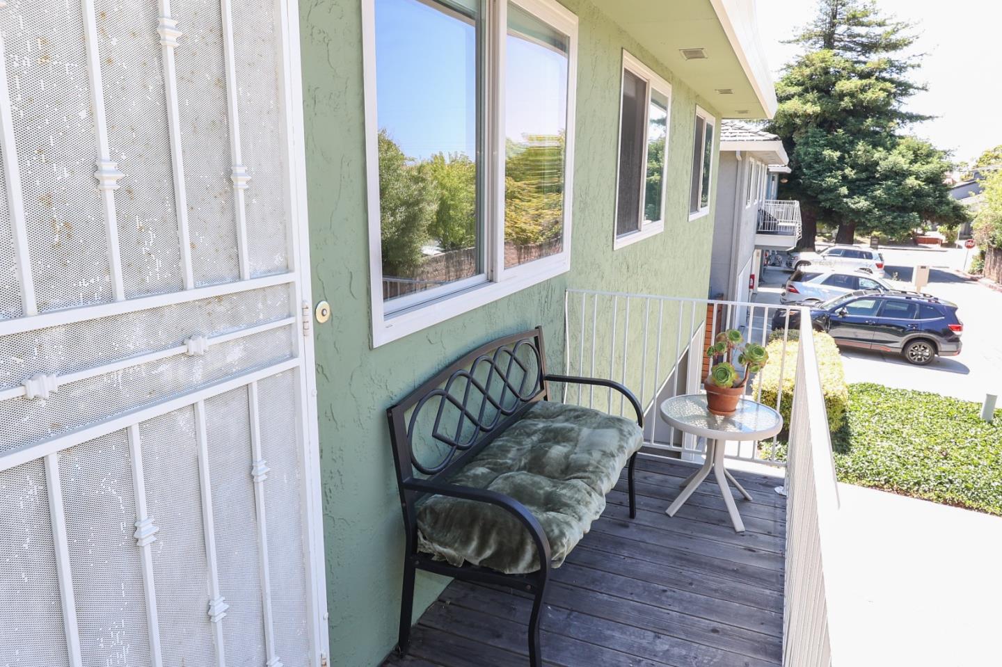 Detail Gallery Image 2 of 26 For 1375 Ruby Ct #4,  Capitola,  CA 95010 - 2 Beds | 1 Baths