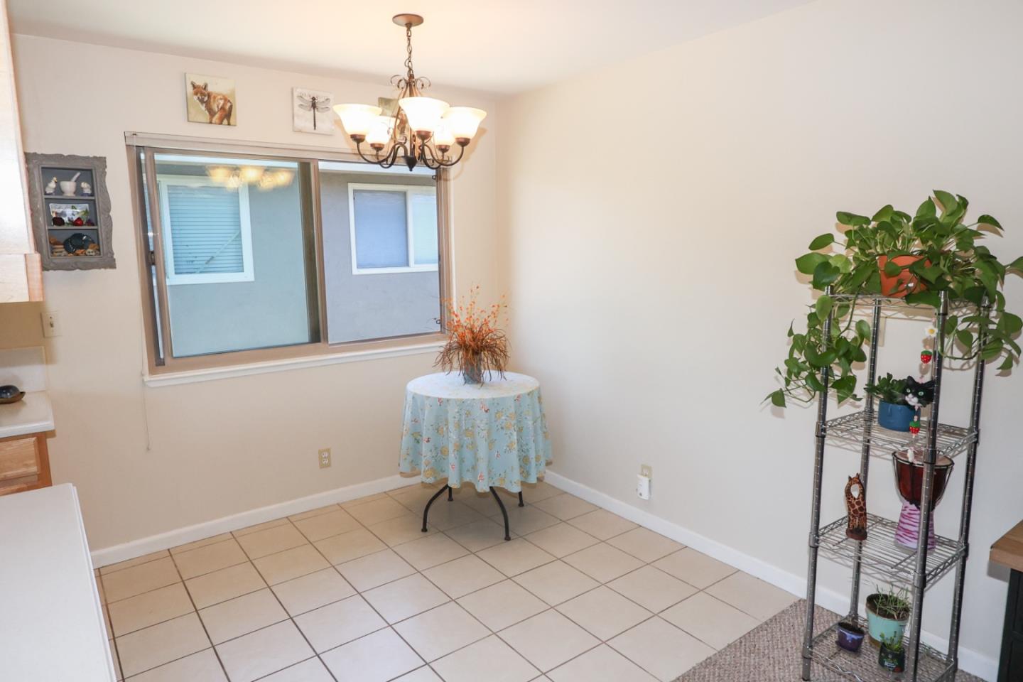 Detail Gallery Image 9 of 26 For 1375 Ruby Ct #4,  Capitola,  CA 95010 - 2 Beds | 1 Baths