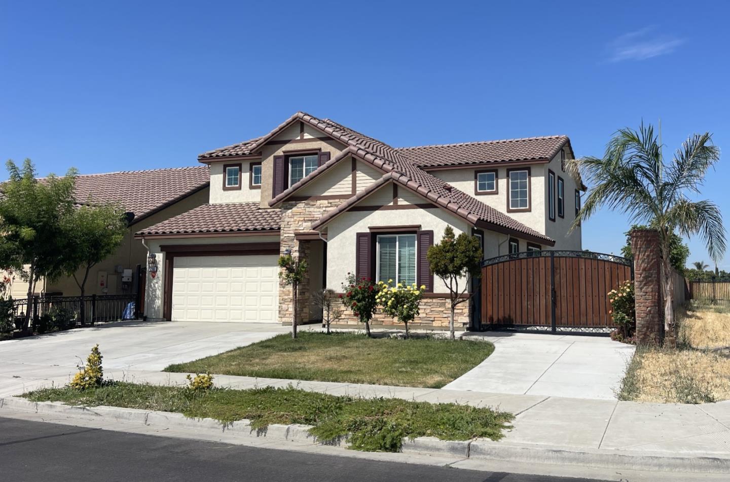 Detail Gallery Image 1 of 1 For 249 San Lorenzo St, Los Banos,  CA 93635 - 5 Beds | 3/1 Baths