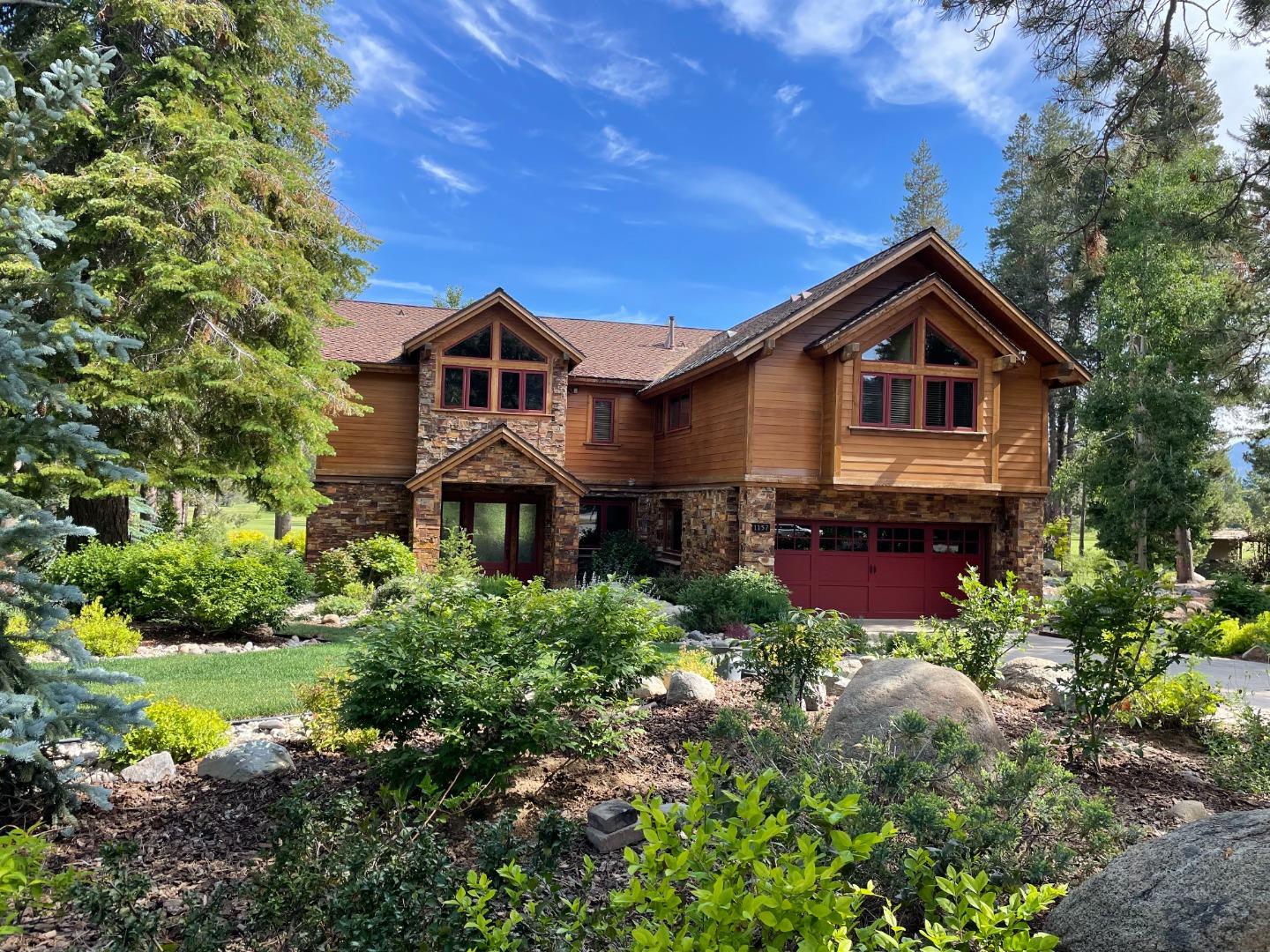 Photo of 1157 Country Club Dr in South Lake Tahoe, CA