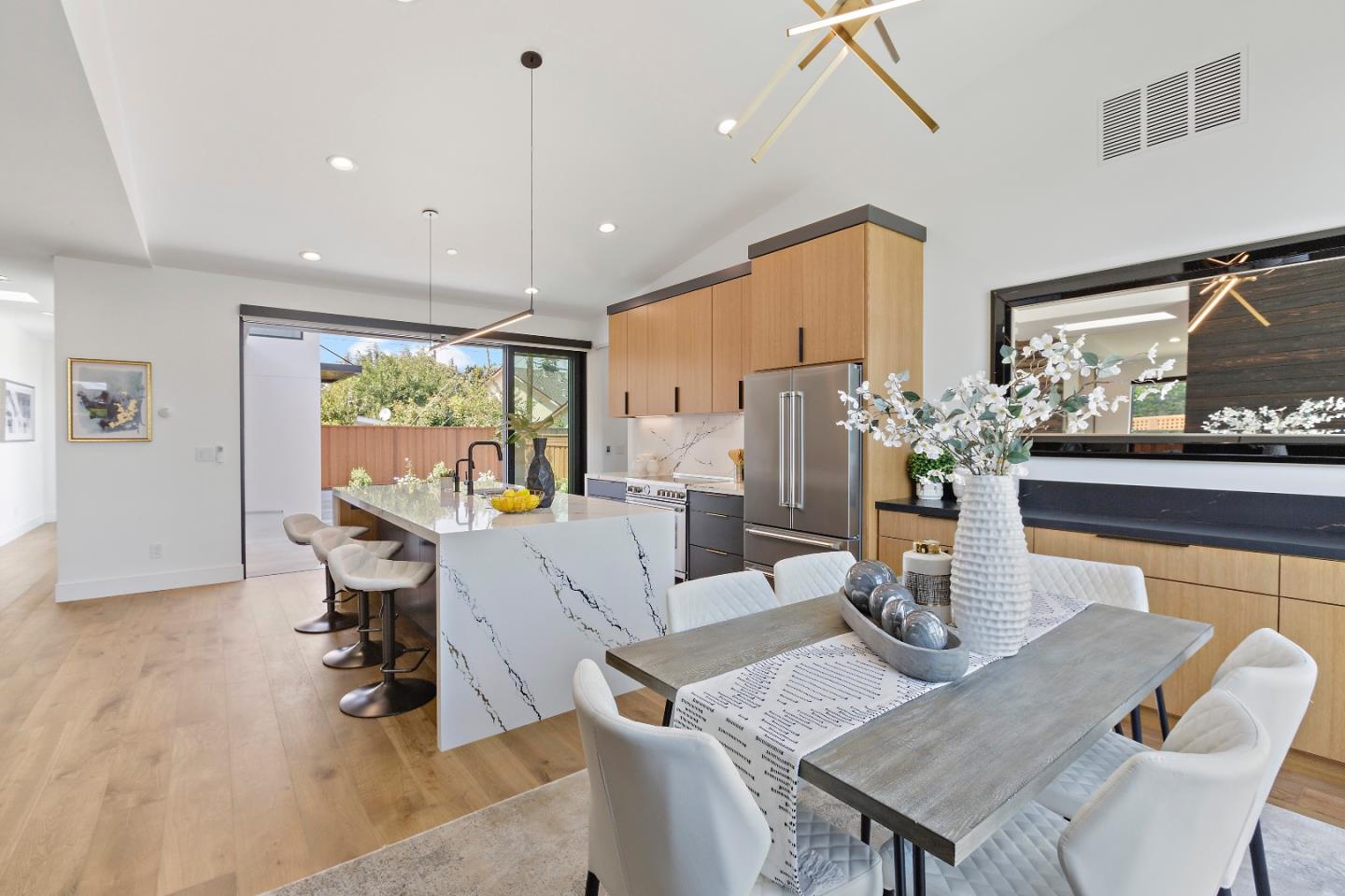 Detail Gallery Image 17 of 39 For 1398 Socorro Ave, Sunnyvale,  CA 94089 - 3 Beds | 2/1 Baths
