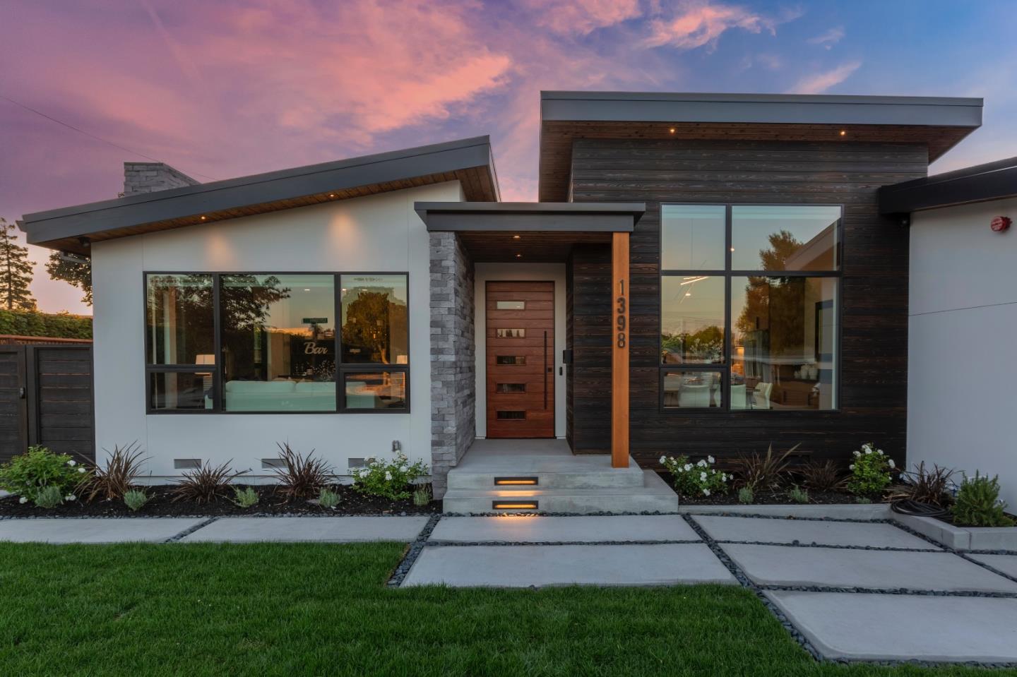 Detail Gallery Image 4 of 39 For 1398 Socorro Ave, Sunnyvale,  CA 94089 - 3 Beds | 2/1 Baths