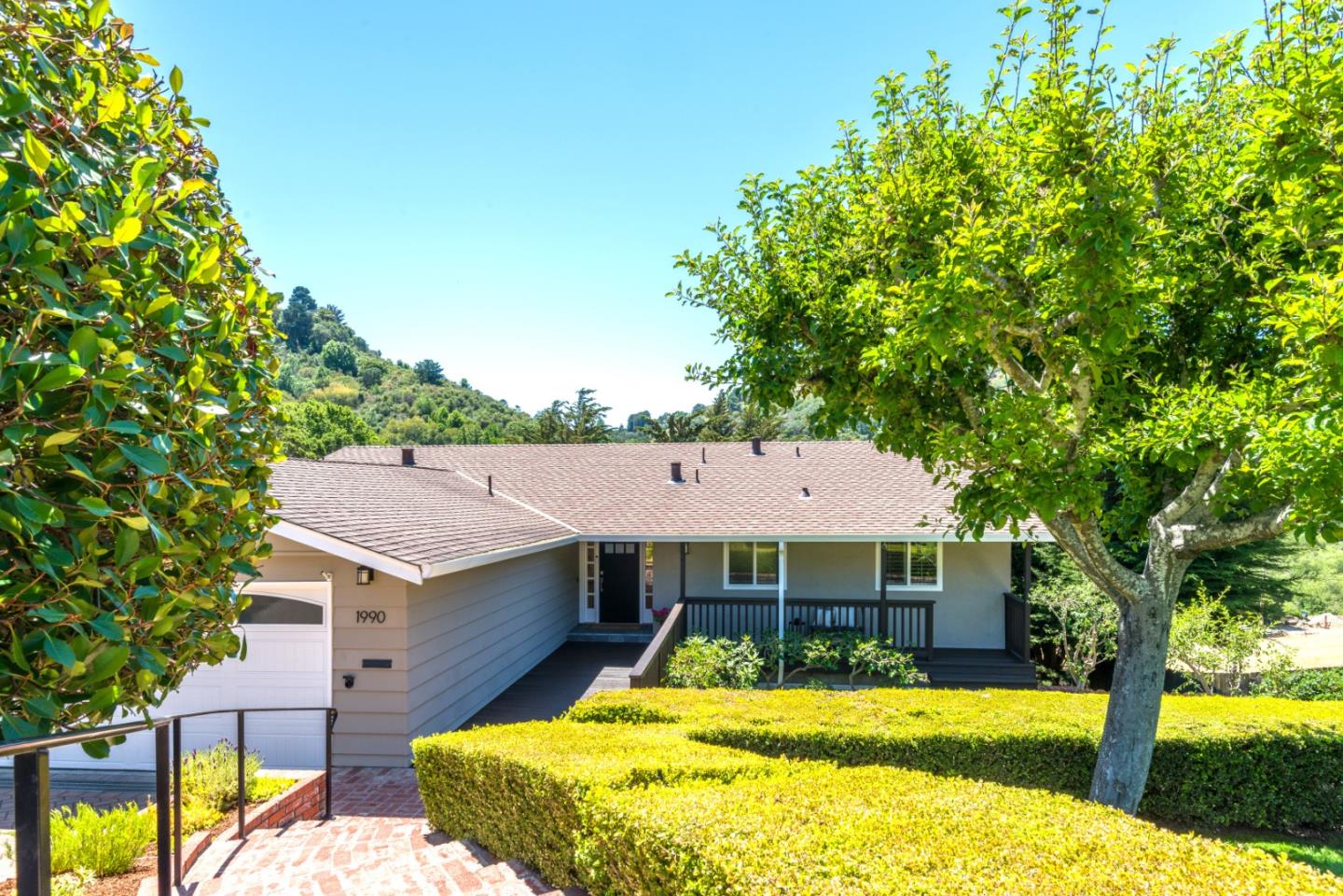 Detail Gallery Image 1 of 1 For 1990 Los Altos Dr, San Mateo,  CA 94402 - 4 Beds | 3 Baths