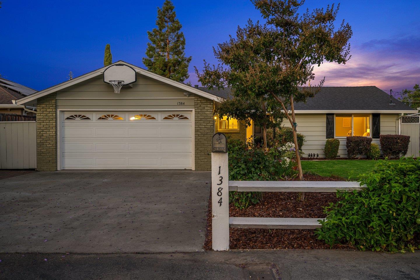 Detail Gallery Image 1 of 1 For 1384 Hoffman Ln, Campbell,  CA 95008 - 3 Beds | 2 Baths