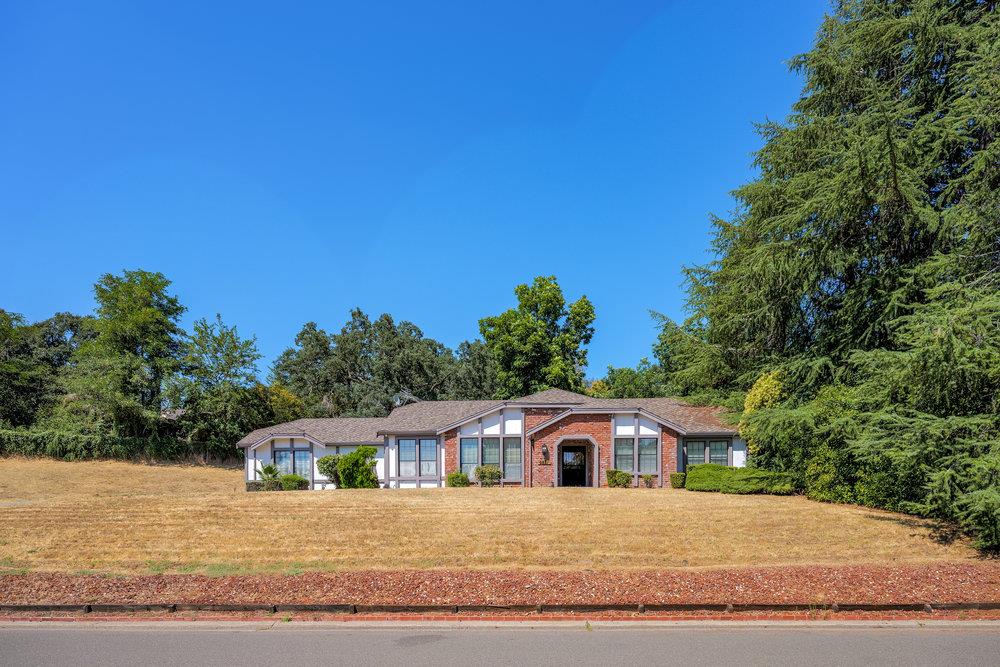 Photo of 9821 Blue Lake Dr in Folsom, CA