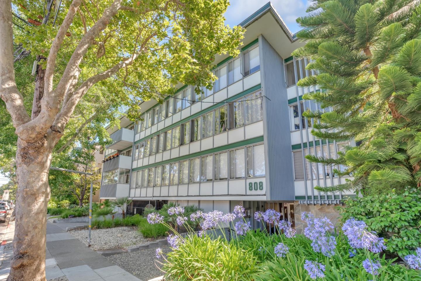 Detail Gallery Image 1 of 1 For 808 Laurel Ave #208,  San Mateo,  CA 94401 - 2 Beds | 2 Baths