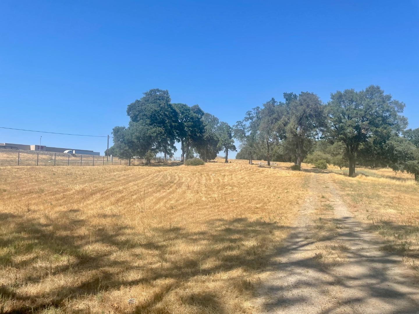 Photo of 4555 Rocklin Rd in Rocklin, CA