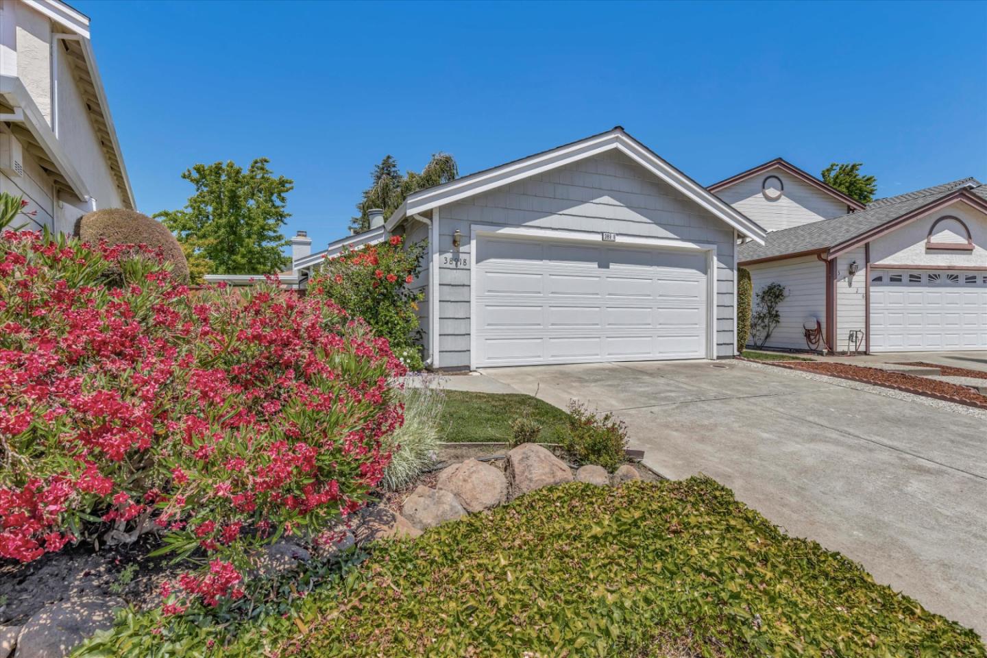 Detail Gallery Image 1 of 1 For 38918 Applegate Ter, Fremont,  CA 94536 - 2 Beds | 2 Baths