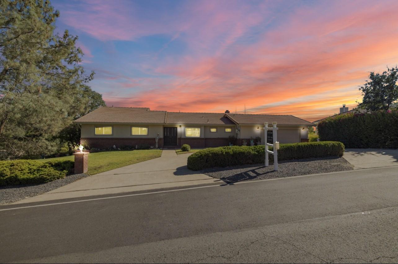 Photo of 2570 Gold Run Ct in Valley Springs, CA