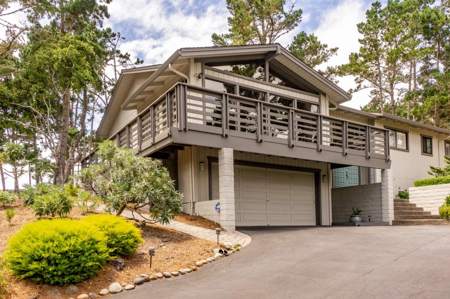 Detail Gallery Image 1 of 1 For 1 Stratford Pl, Monterey,  CA 93940 - 3 Beds | 3/1 Baths