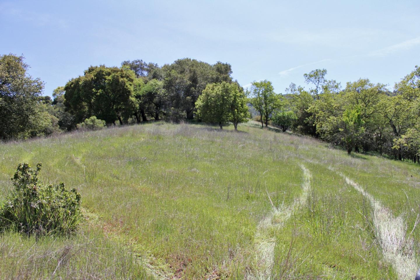 Detail Gallery Image 6 of 11 For 170 Twin Oaks Dr, Los Gatos,  CA 95032 - 6 Beds | 4/1 Baths