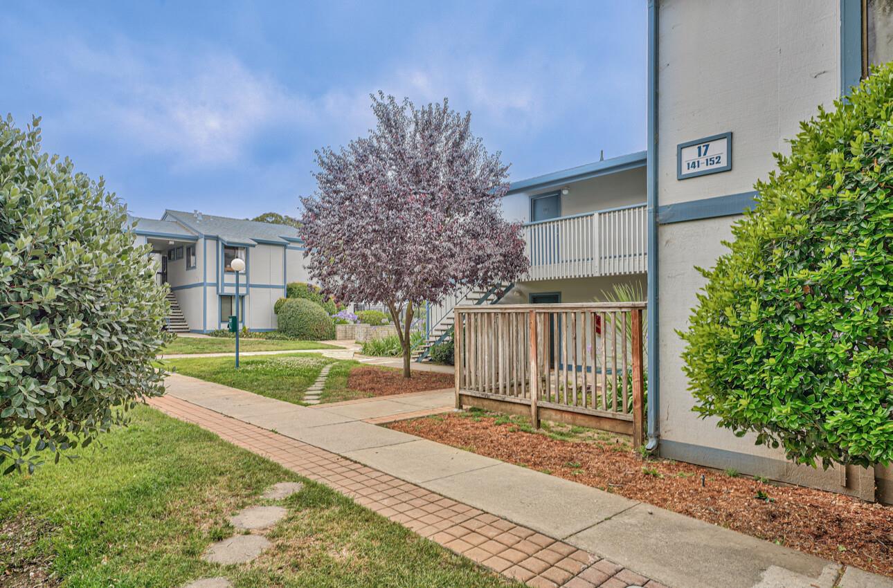 Detail Gallery Image 3 of 39 For 1925 46th Ave #143,  Capitola,  CA 95010 - 2 Beds | 1/1 Baths
