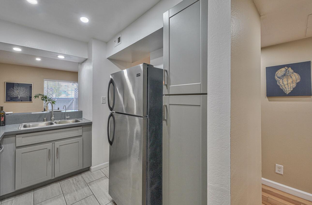Detail Gallery Image 6 of 39 For 1925 46th Ave #143,  Capitola,  CA 95010 - 2 Beds | 1/1 Baths