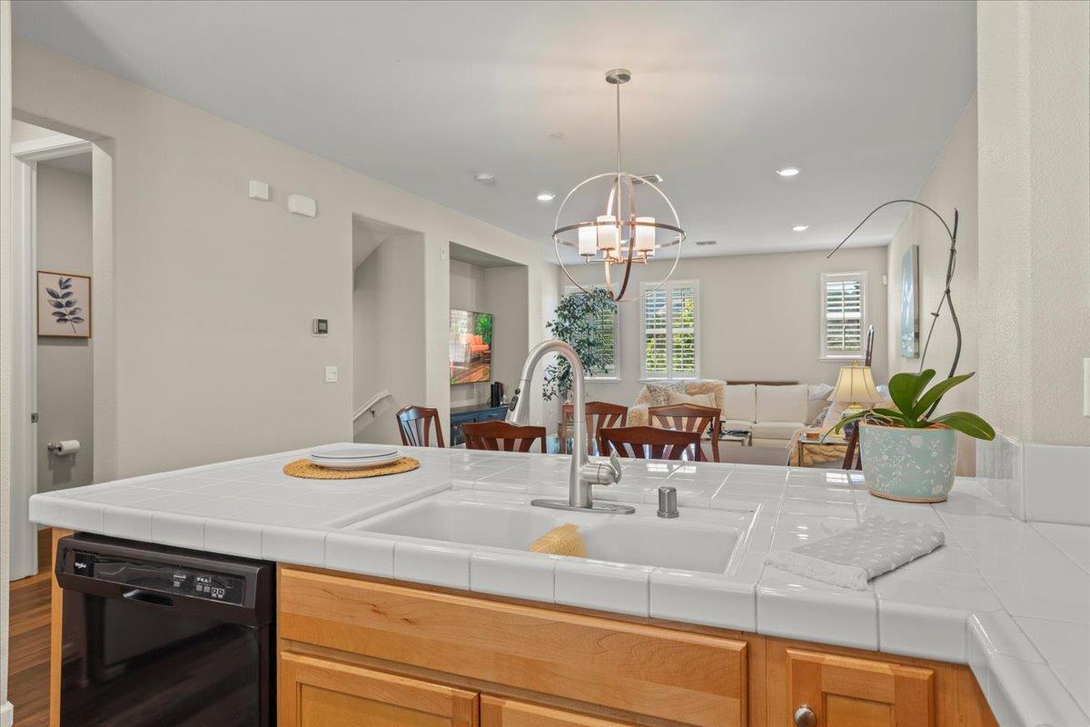 Detail Gallery Image 12 of 36 For 17986 Monterey St, Morgan Hill,  CA 95037 - 3 Beds | 2/1 Baths