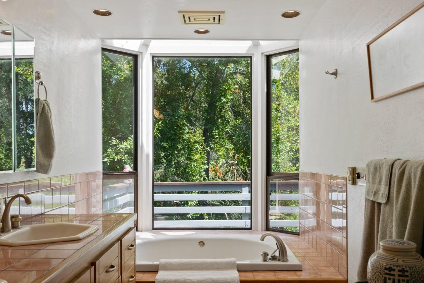 Detail Gallery Image 23 of 65 For 152 Montclair Dr, Santa Cruz,  CA 95060 - 5 Beds | 3 Baths