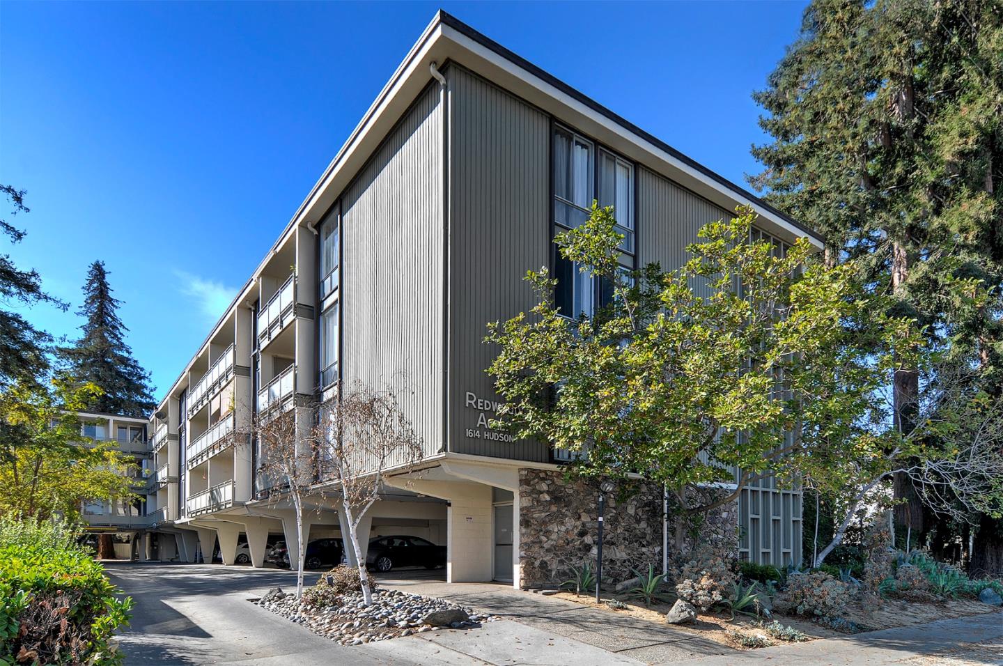 Detail Gallery Image 1 of 1 For 1614 Hudson St #216,  Redwood City,  CA 94061 - 2 Beds | 1 Baths