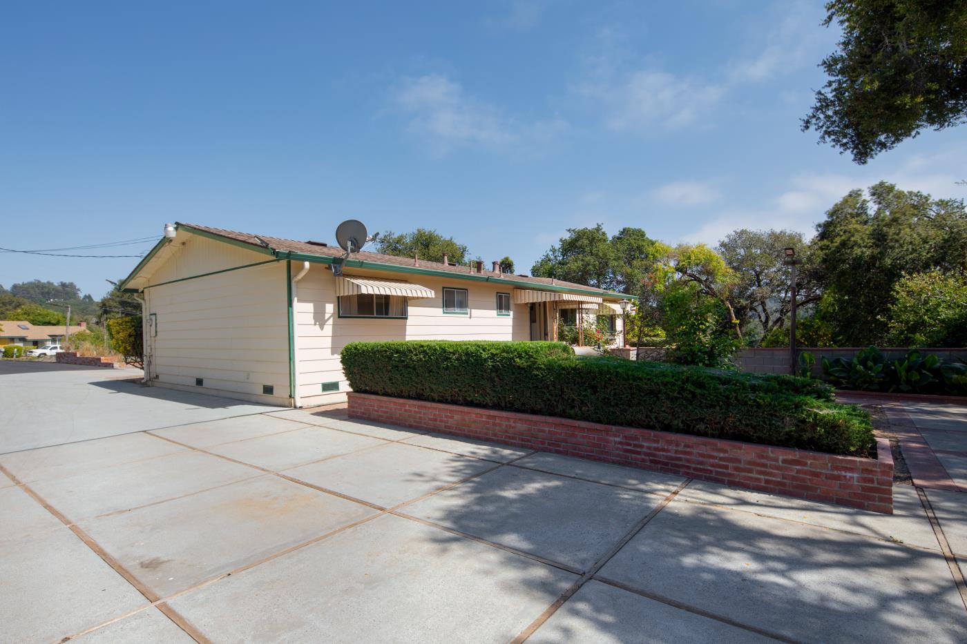 Detail Gallery Image 17 of 43 For 7600 Pine Tree Way, Salinas,  CA 93907 - 3 Beds | 2 Baths