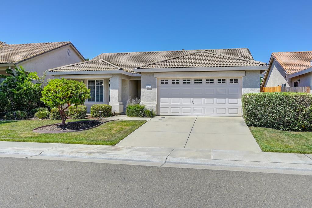 Detail Gallery Image 1 of 1 For 6224 Livorno Way, Elk Grove,  CA 95757 - 3 Beds | 2 Baths
