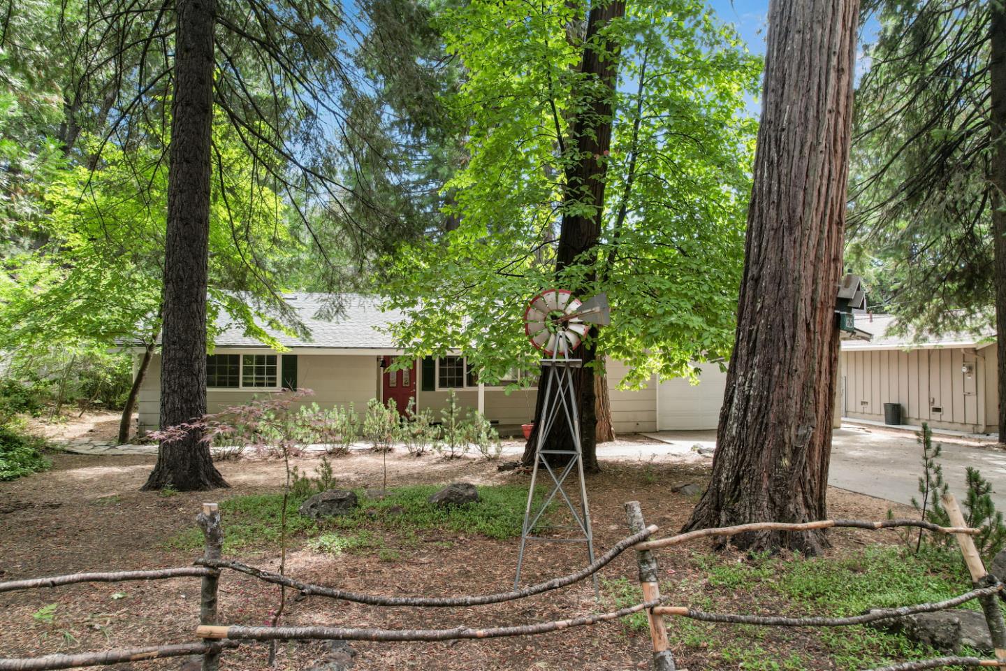 Photo of 1825 Pine Dr in Arnold, CA