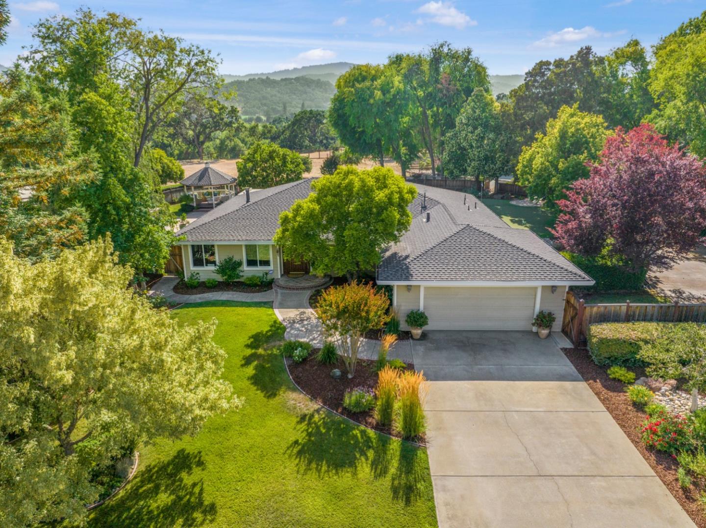 Detail Gallery Image 1 of 1 For 9230 Braquet Ln, Gilroy,  CA 95020 - 3 Beds | 2 Baths