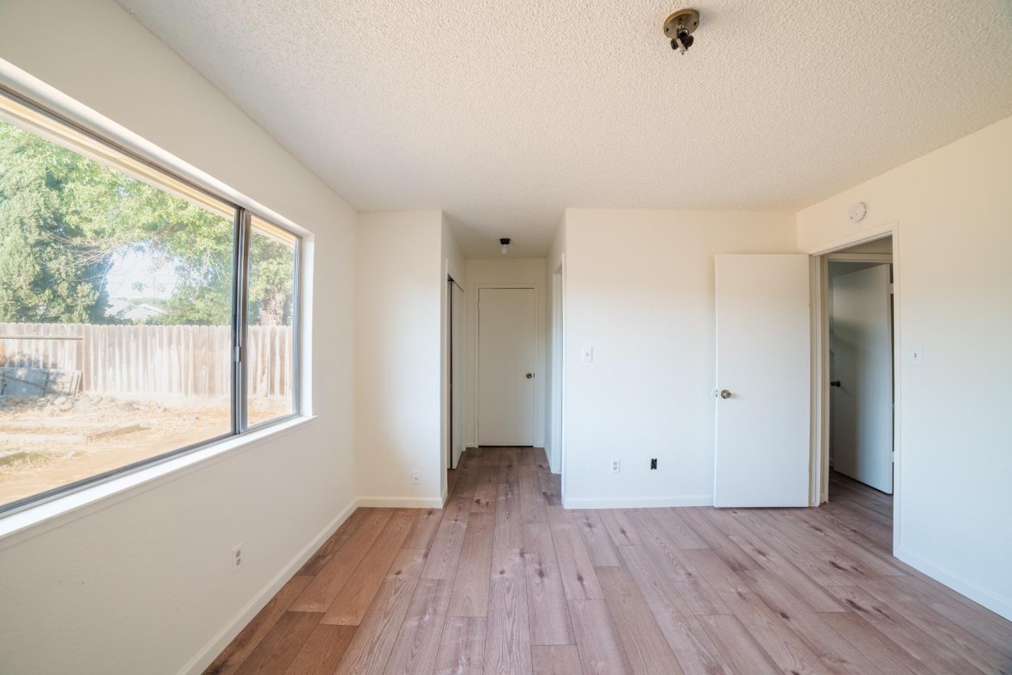 Detail Gallery Image 12 of 25 For 1316 Dove St, Los Banos,  CA 93635 - 4 Beds | 2 Baths