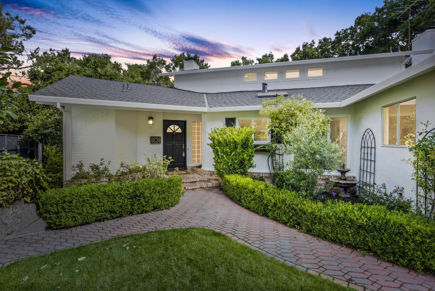 Detail Gallery Image 2 of 58 For 55 Treetop Ln, San Mateo,  CA 94402 - 3 Beds | 2/1 Baths