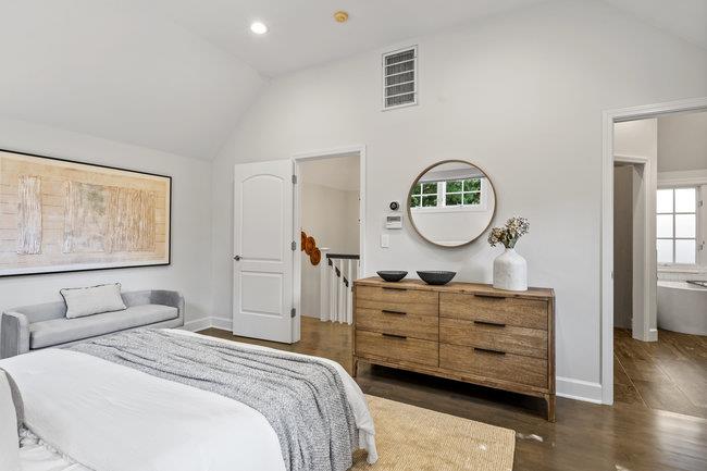 Detail Gallery Image 17 of 49 For 644 Creek Dr, Menlo Park,  CA 94025 - 3 Beds | 3/1 Baths