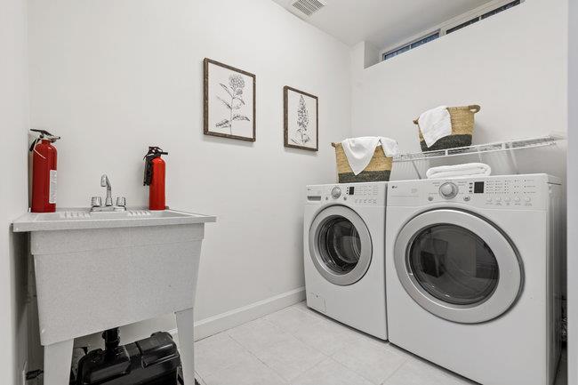 Detail Gallery Image 34 of 49 For 644 Creek Dr, Menlo Park,  CA 94025 - 3 Beds | 3/1 Baths