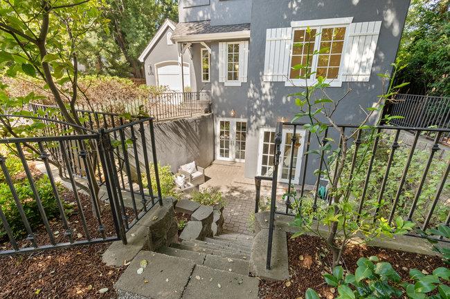 Detail Gallery Image 38 of 49 For 644 Creek Dr, Menlo Park,  CA 94025 - 3 Beds | 3/1 Baths