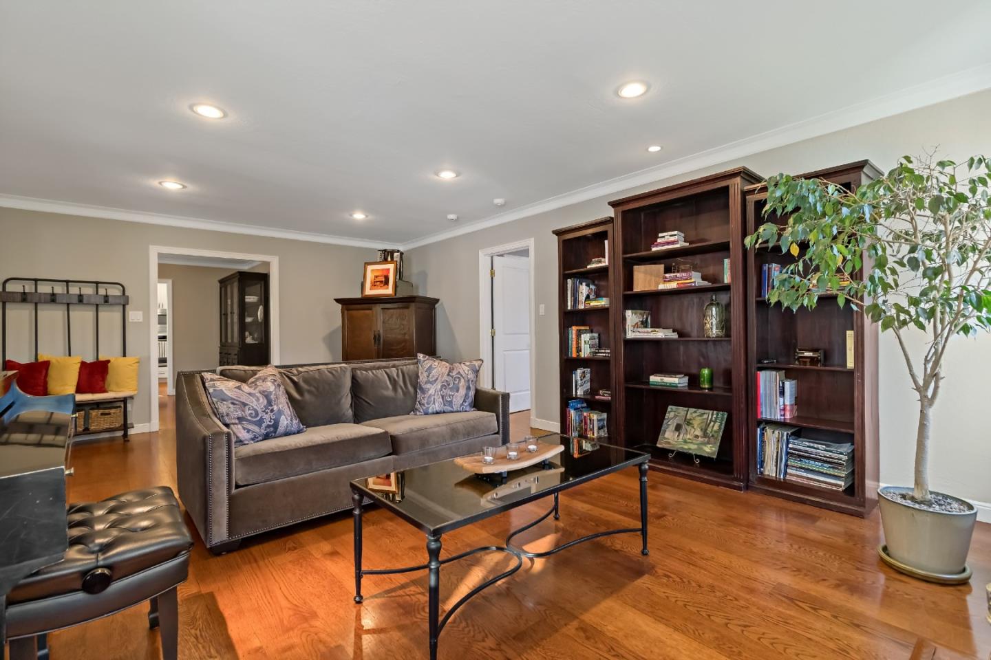 Detail Gallery Image 19 of 60 For 300 Ringwood Ave, Menlo Park,  CA 94025 - 4 Beds | 3 Baths