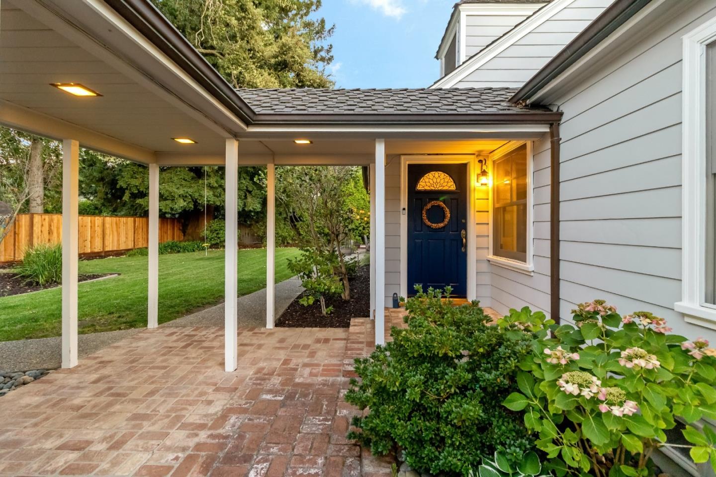 Detail Gallery Image 6 of 60 For 300 Ringwood Ave, Menlo Park,  CA 94025 - 4 Beds | 3 Baths