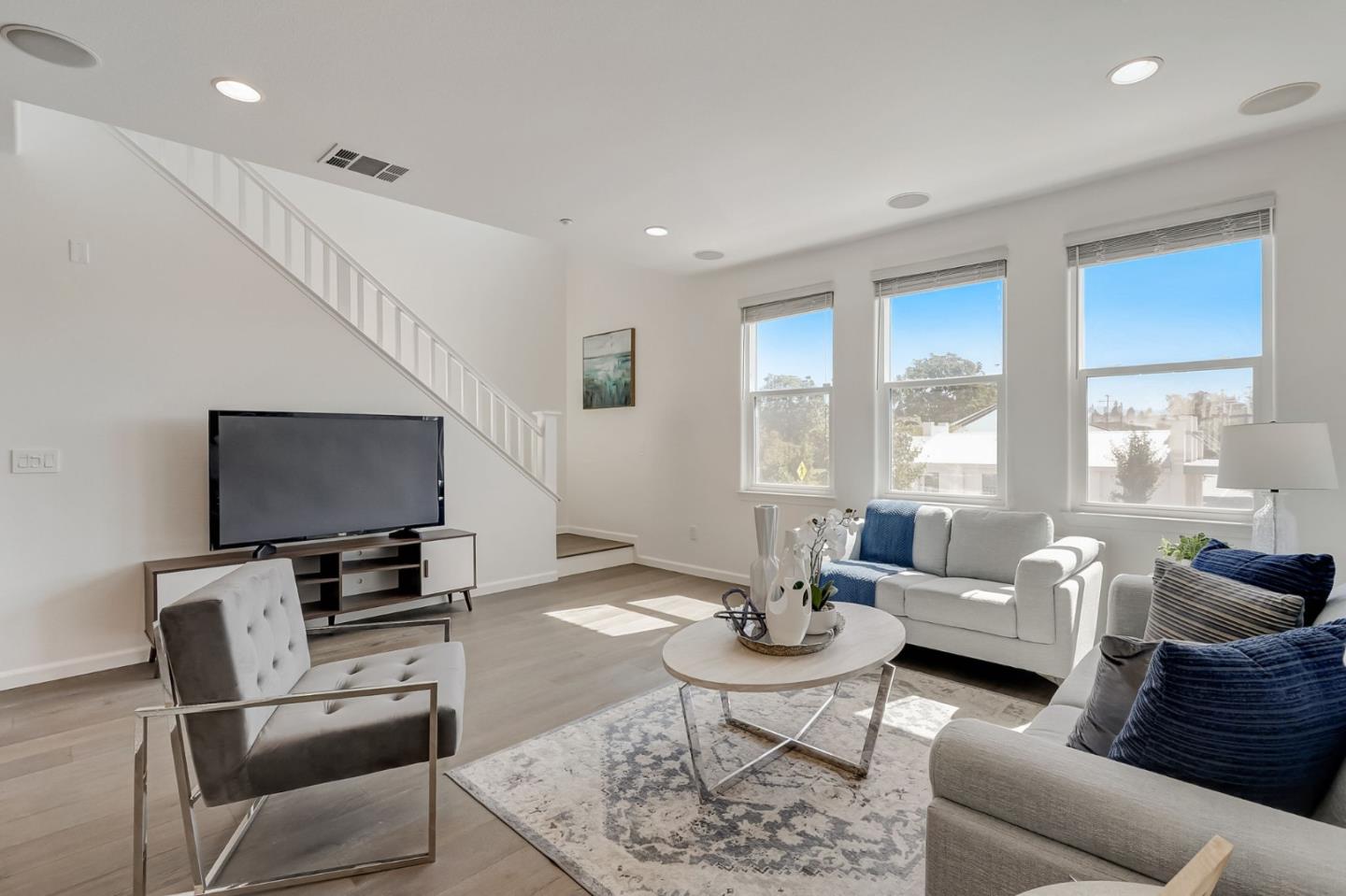 Detail Gallery Image 16 of 60 For 922 Gaspar Vis, San Jose,  CA 95126 - 4 Beds | 4 Baths