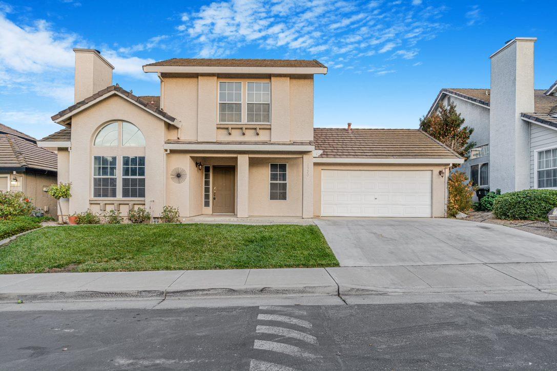 Detail Gallery Image 1 of 1 For 1320 Aspen Cir, Hollister,  CA 95023 - 3 Beds | 2/1 Baths