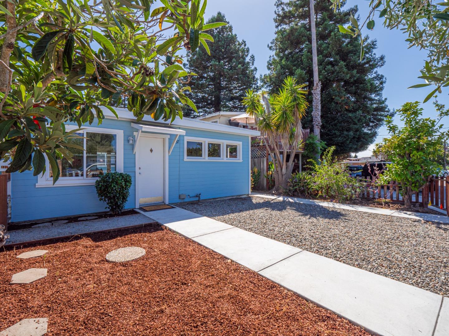 Detail Gallery Image 1 of 1 For 337 Dufour St, Santa Cruz,  CA 95060 - 2 Beds | 1 Baths