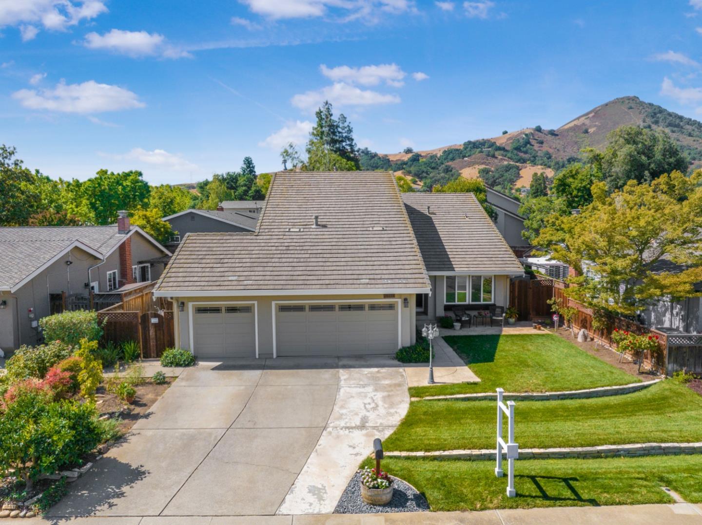 Detail Gallery Image 1 of 1 For 16711 Willow Creek Dr, Morgan Hill,  CA 95037 - 4 Beds | 2/1 Baths