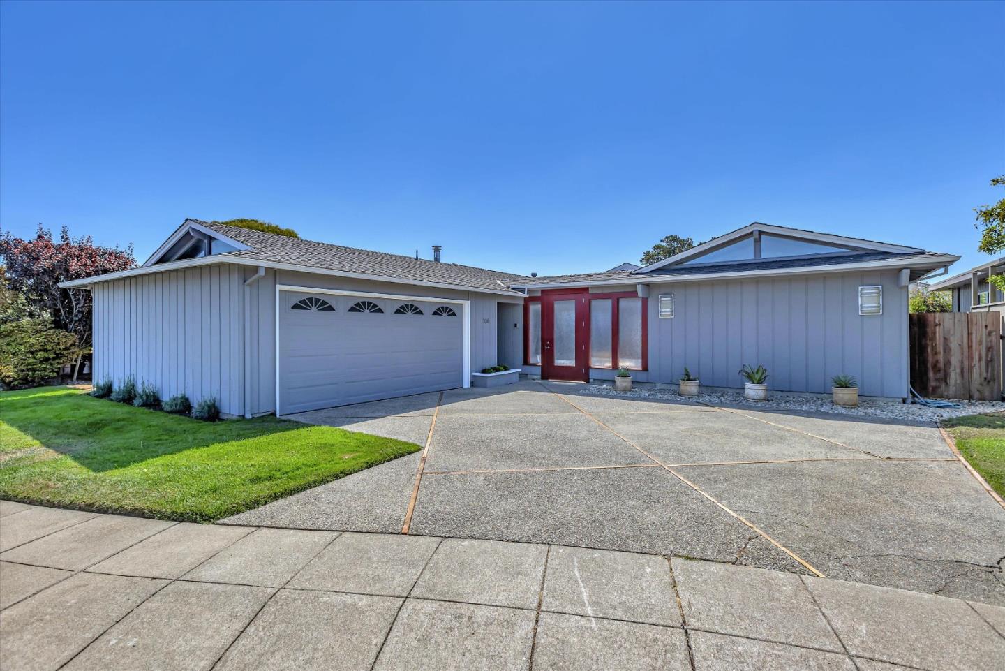 Detail Gallery Image 1 of 1 For 108 Flying Cloud Isle, Foster City,  CA 94404 - 2 Beds | 2 Baths