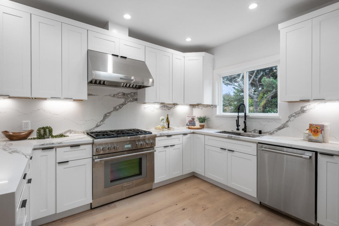 Detail Gallery Image 24 of 87 For 486 Ralston St, San Francisco,  CA 94132 - 4 Beds | 4 Baths