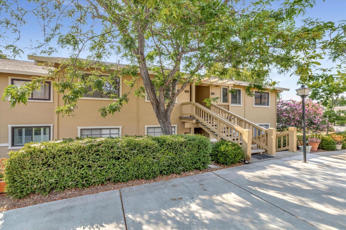 Detail Gallery Image 1 of 1 For 5051 Cribari Vale, San Jose,  CA 95135 - 2 Beds | 2 Baths