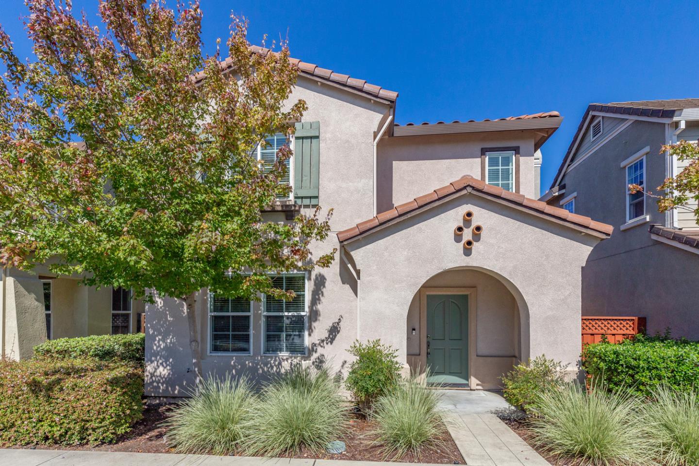 Detail Gallery Image 1 of 1 For 2520 Coldstream Way, Hayward,  CA 94545 - 4 Beds | 2/1 Baths