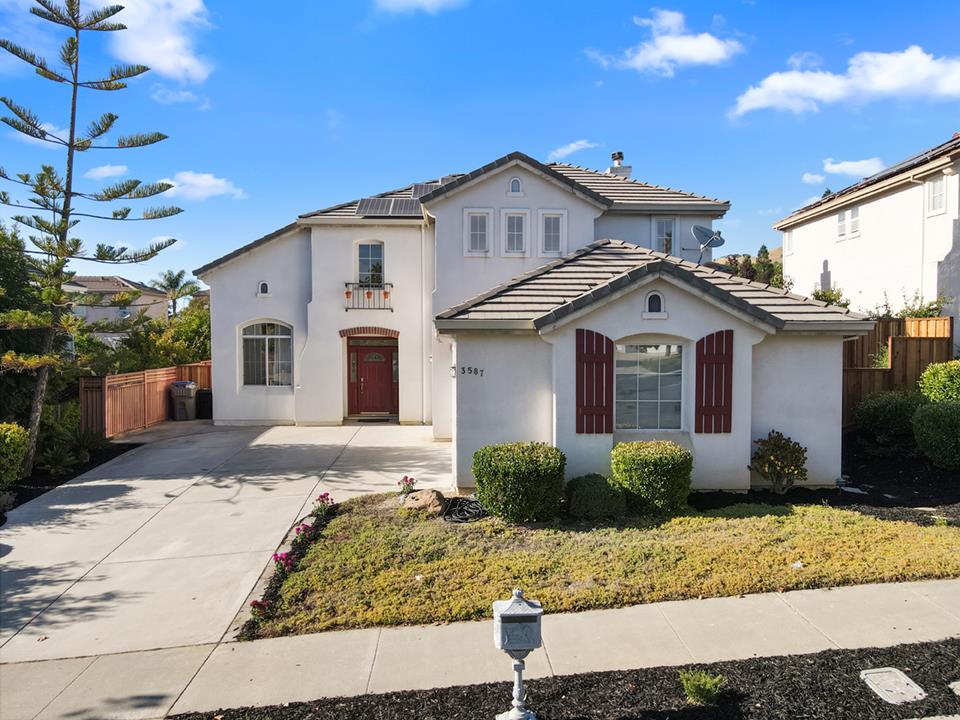 Detail Gallery Image 1 of 1 For 3587 Rue Chene Dor, San Jose,  CA 95148 - 4 Beds | 3 Baths